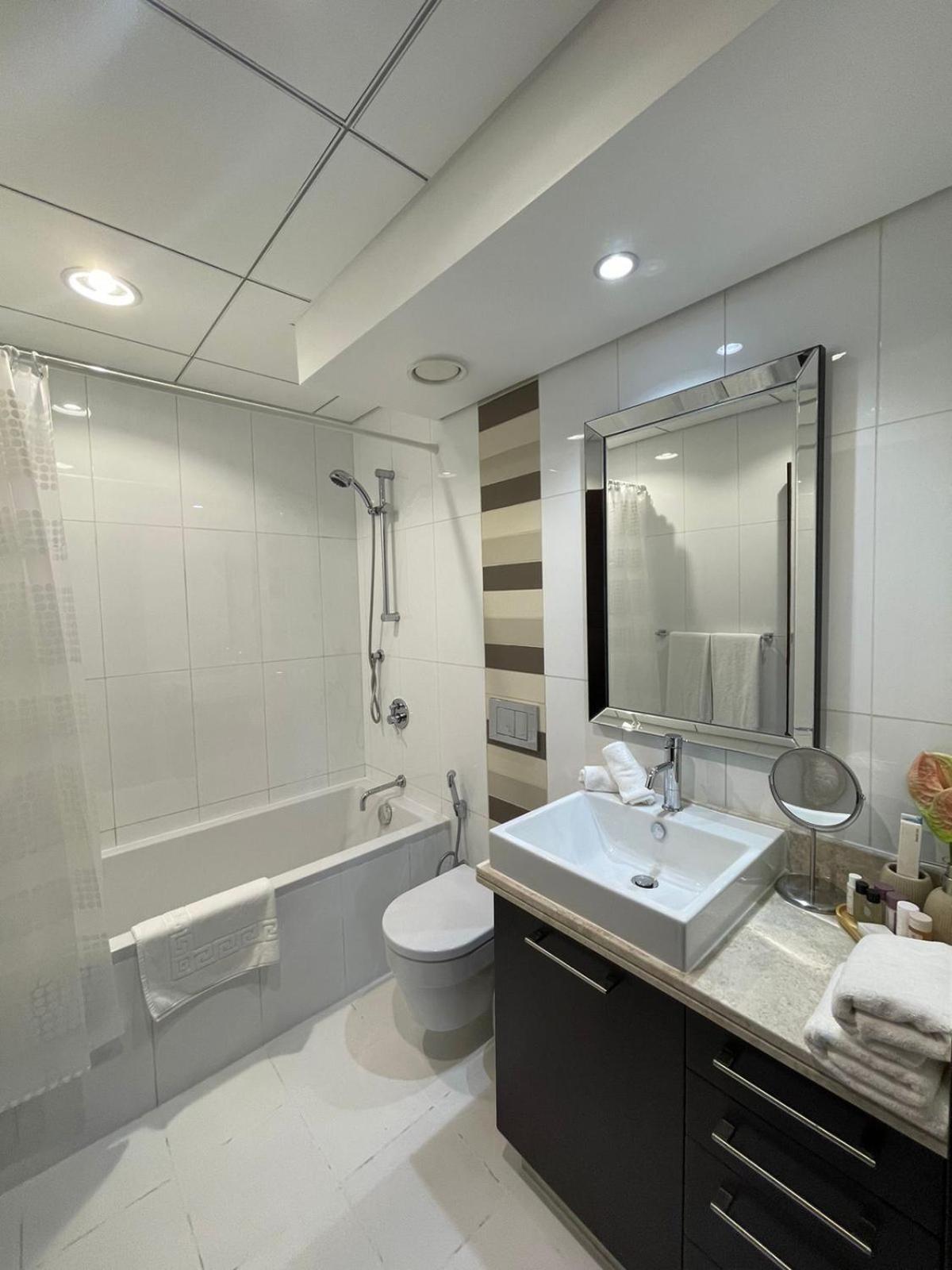 First Class 2Br With Burj Khalifa & Downtown View Dubai Exterior photo